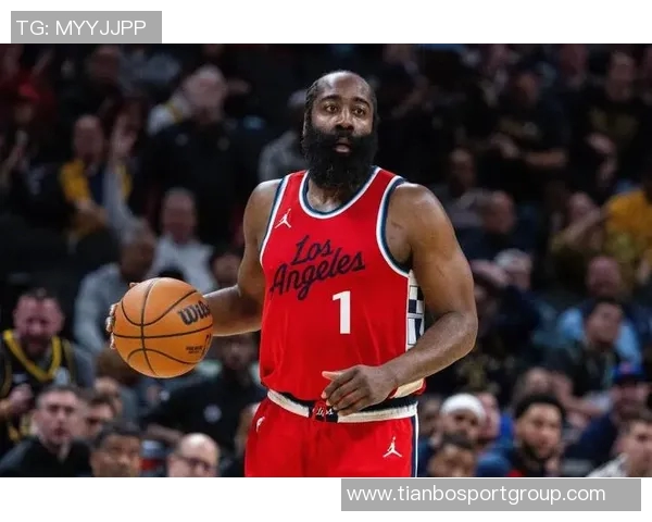 卢指导:球队计划新赛季降低哈登使用率与比赛负荷以提升整体表现 卢指导:球队计划新赛季降低哈登使用率与比赛负荷以提升整体表现