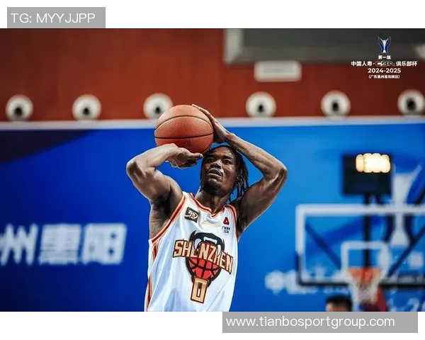 深圳外援史密斯半场表现抢眼四记三分助球队争胜